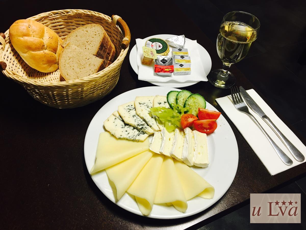 Hotel U Lva Bílina Dış mekan fotoğraf